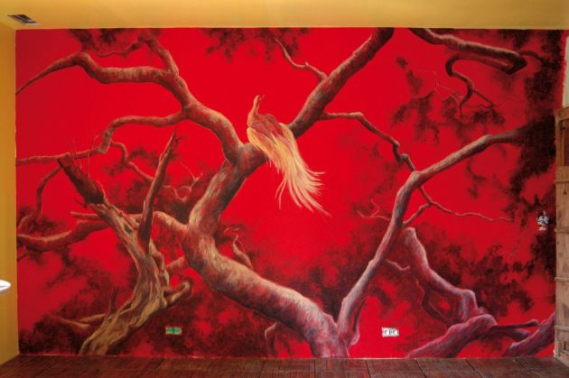 arbre-rouge-galerie-faune&flore-peintures-murales-art-mural-acrylique-décoration-intérieure-intensité-salon-chaud-oiseau-jaune-lumineuses-voyage-onirique-maison-coloré